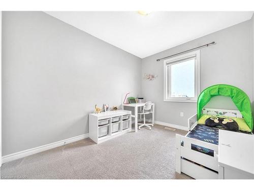 77W-77 Westminster Crescent, Fergus, ON - Indoor Photo Showing Bedroom