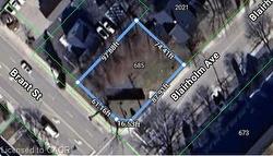 685 Brant Street  Burlington, ON L7R 1V4