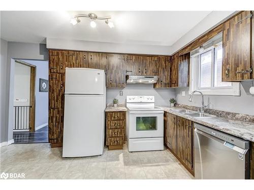211 East 8Th Street, Hamilton, ON - Indoor Photo Showing Kitchen With Double Sink