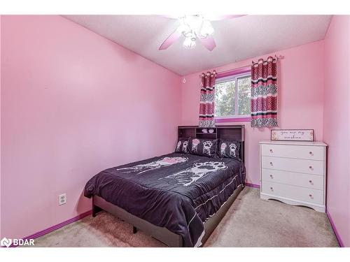 211 East 8Th Street, Hamilton, ON - Indoor Photo Showing Bedroom