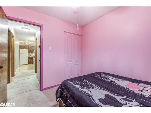 211 East 8Th Street, Hamilton, ON - Indoor Photo Showing Bedroom