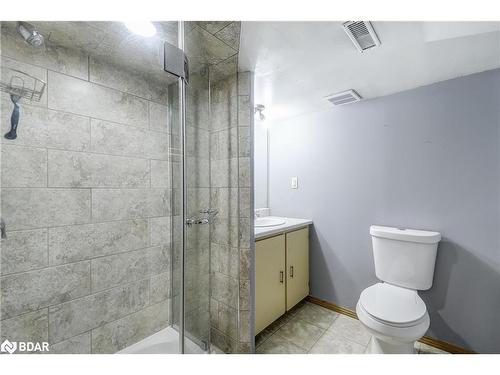 211 East 8Th Street, Hamilton, ON - Indoor Photo Showing Bathroom