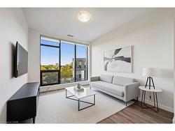 622-690 King Street W Kitchener, ON N2H 5L8