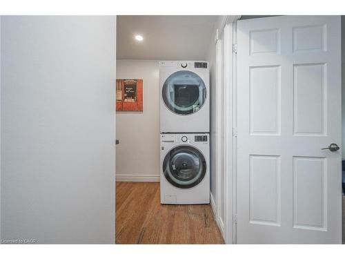 1-100 Munn Street, Hamilton, ON - Indoor Photo Showing Laundry Room
