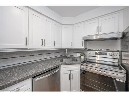 1-100 Munn Street, Hamilton, ON - Indoor Photo Showing Kitchen