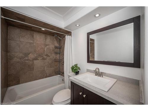 1-100 Munn Street, Hamilton, ON - Indoor Photo Showing Bathroom