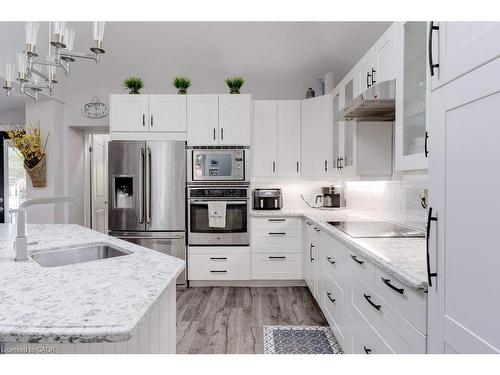 7 Homewood Avenue, Hamilton, ON - Indoor Photo Showing Kitchen With Upgraded Kitchen