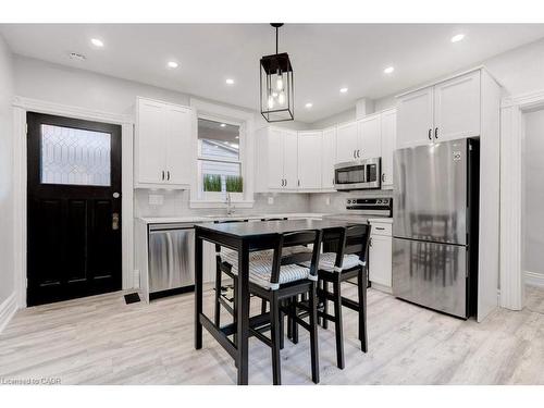 7 Homewood Avenue, Hamilton, ON - Indoor Photo Showing Kitchen With Upgraded Kitchen