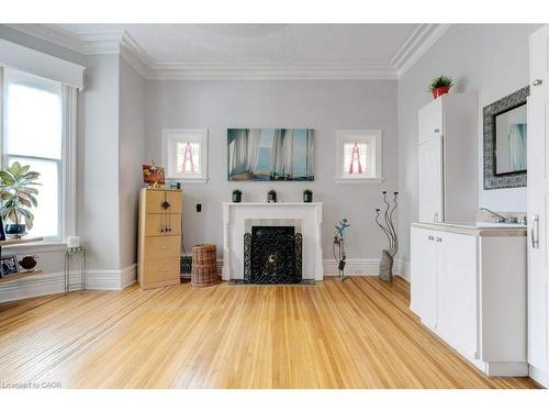 7 Homewood Avenue, Hamilton, ON - Indoor Photo Showing Living Room With Fireplace