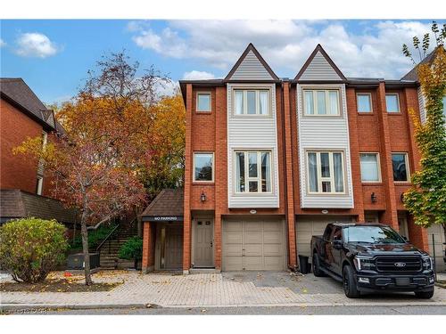 201-895 Maple Avenue  Burlington, ON L7S 2H7