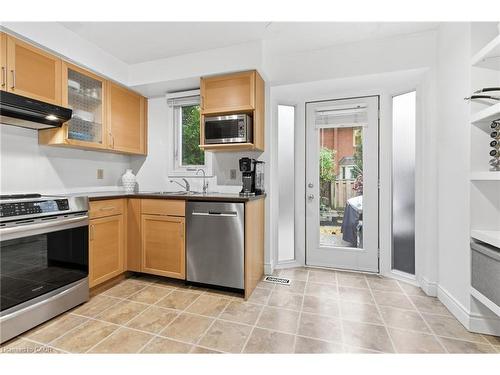 201-895 Maple Avenue, Burlington, ON - Indoor Photo Showing Kitchen With Stainless Steel Kitchen