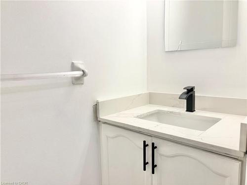 D-297 Main Street, Grimsby, ON - Indoor Photo Showing Bathroom