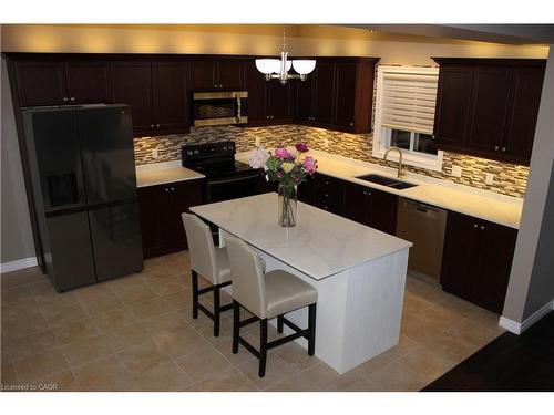 561 Thomas Slee Drive, Kitchener, ON - Indoor Photo Showing Kitchen With Double Sink