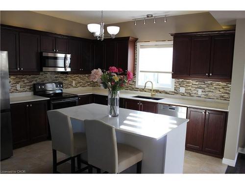 561 Thomas Slee Drive, Kitchener, ON - Indoor Photo Showing Other Room