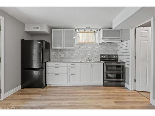 561 Thomas Slee Drive, Kitchener, ON - Indoor Photo Showing Kitchen With Stainless Steel Kitchen