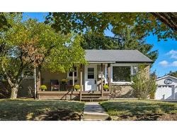 27 Broadmoor Avenue  Kitchener, ON N2C 1Y6