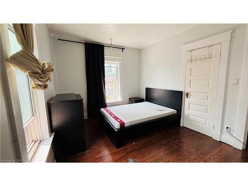 30 Regina Street N, Waterloo, ON - Indoor Photo Showing Bedroom
