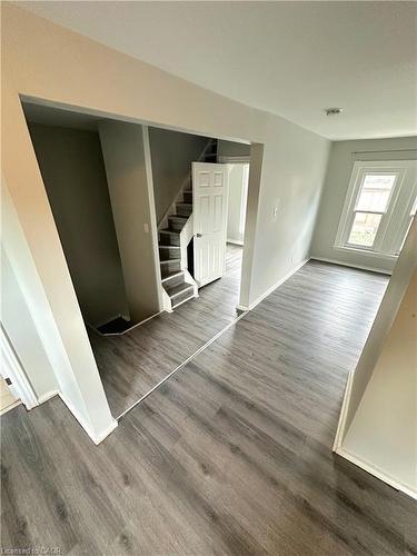 50 Sanford Avenue S, Hamilton, ON - Indoor Photo Showing Other Room