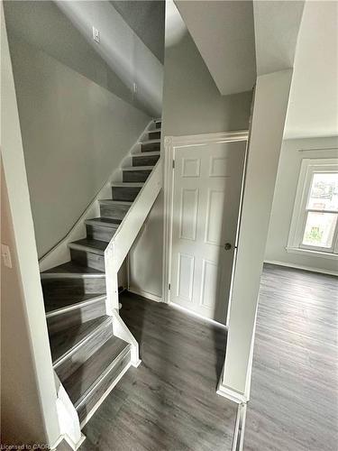 50 Sanford Avenue S, Hamilton, ON - Indoor Photo Showing Other Room