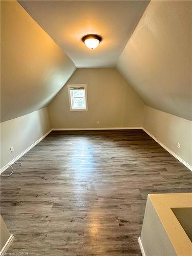 50 Sanford Avenue S, Hamilton, ON - Indoor Photo Showing Other Room