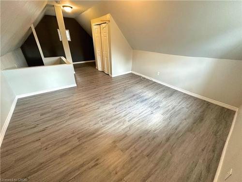 50 Sanford Avenue S, Hamilton, ON - Indoor Photo Showing Other Room