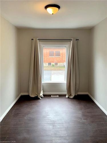 50 Sanford Avenue S, Hamilton, ON - Indoor Photo Showing Other Room