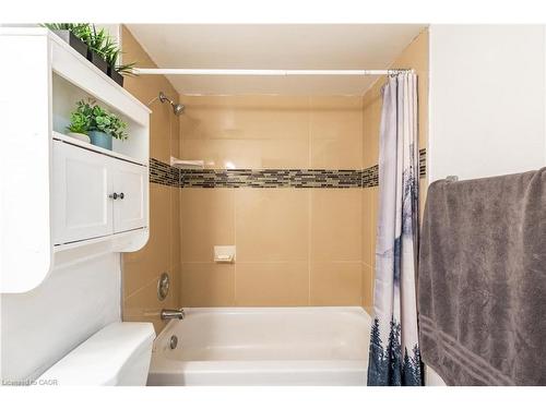 101-4872 Valley Way, Niagara Falls, ON - Indoor Photo Showing Bathroom