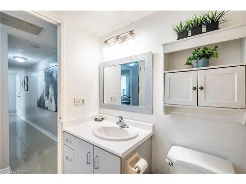 101-4872 Valley Way, Niagara Falls, ON - Indoor Photo Showing Bathroom