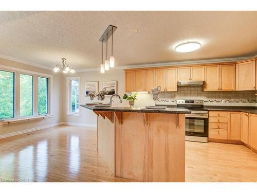 670 Salzburg Drive, Waterloo, ON - Indoor Photo Showing Kitchen