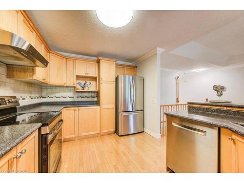 670 Salzburg Drive, Waterloo, ON - Indoor Photo Showing Kitchen
