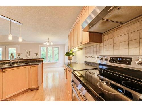 670 Salzburg Drive, Waterloo, ON - Indoor Photo Showing Kitchen With Double Sink