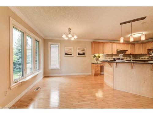 670 Salzburg Drive, Waterloo, ON - Indoor Photo Showing Kitchen