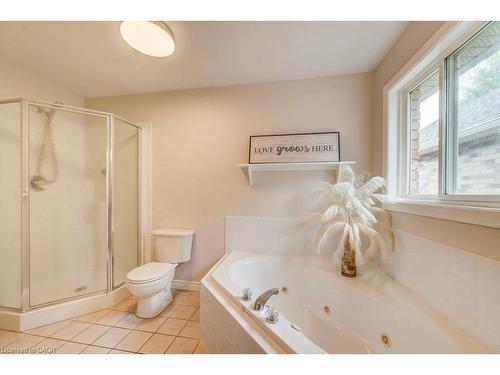 670 Salzburg Drive, Waterloo, ON - Indoor Photo Showing Bathroom
