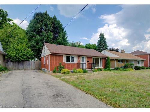 28 Jack Avenue  Kitchener, ON N2M 1Z8