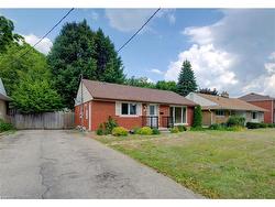 28 Jack Avenue  Kitchener, ON N2M 1Z8