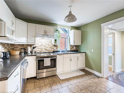 458 Dundurn Street S, Hamilton, ON - Indoor Photo Showing Kitchen