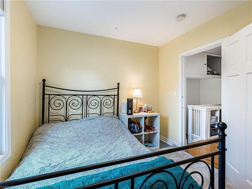458 Dundurn Street S, Hamilton, ON - Indoor Photo Showing Bedroom