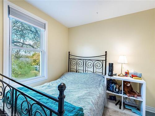 458 Dundurn Street S, Hamilton, ON - Indoor Photo Showing Bedroom