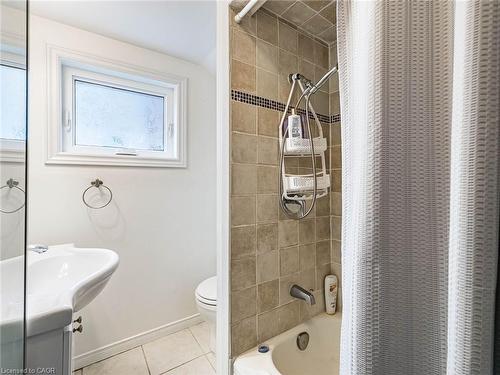 458 Dundurn Street S, Hamilton, ON - Indoor Photo Showing Bathroom