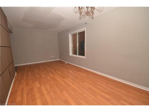 25 Devine Crescent, Thorold, ON - Indoor Photo Showing Other Room