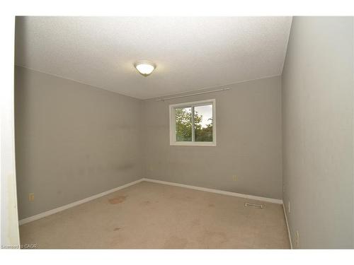 25 Devine Crescent, Thorold, ON - Indoor Photo Showing Other Room
