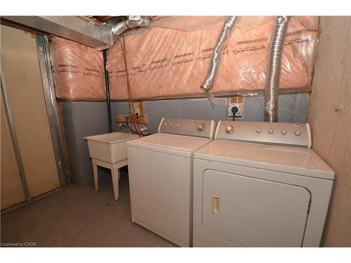 25 Devine Crescent, Thorold, ON - Indoor Photo Showing Laundry Room