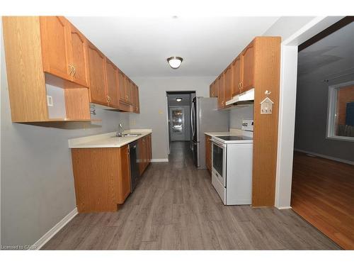 25 Devine Crescent, Thorold, ON - Indoor Photo Showing Kitchen