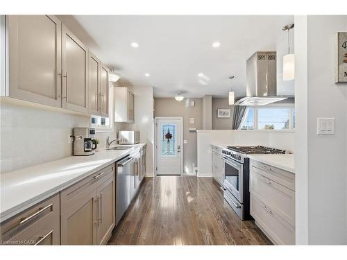 146 Lavina Crescent, Hamilton, ON - Indoor Photo Showing Kitchen With Stainless Steel Kitchen With Upgraded Kitchen