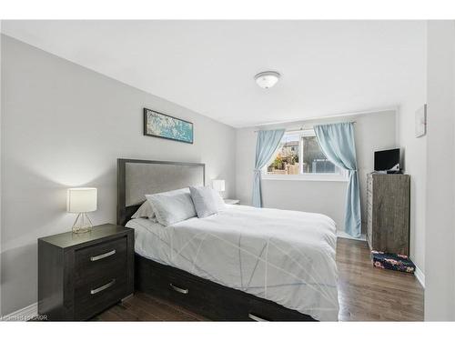 146 Lavina Crescent, Hamilton, ON - Indoor Photo Showing Bedroom