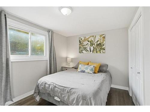 146 Lavina Crescent, Hamilton, ON - Indoor Photo Showing Bedroom