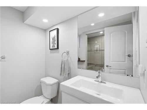 146 Lavina Crescent, Hamilton, ON - Indoor Photo Showing Bathroom