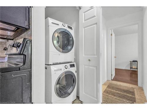 7-119 Cedar Street S, Kitchener, ON - Indoor Photo Showing Laundry Room