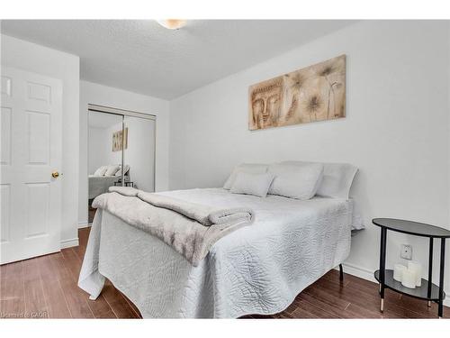 7-119 Cedar Street S, Kitchener, ON - Indoor Photo Showing Bedroom