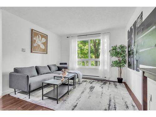 7-119 Cedar Street S, Kitchener, ON - Indoor Photo Showing Living Room